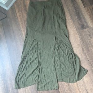 AMERICAN EAGLE KHAKI FRONT SLIP SKIRT